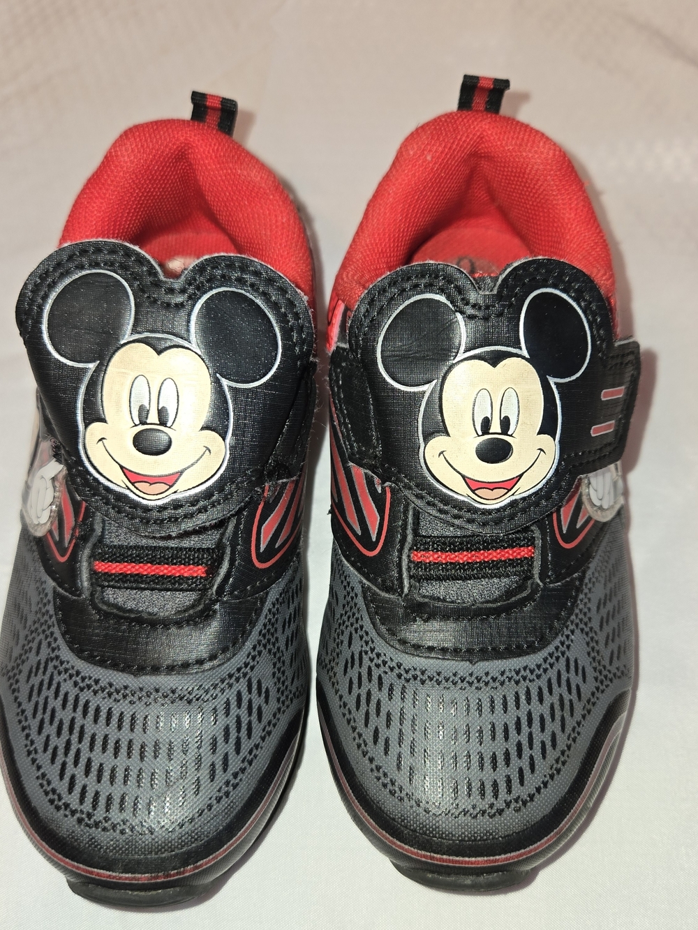Disney Mickey Mouse Kids Black & Red Sneakers SZ 9